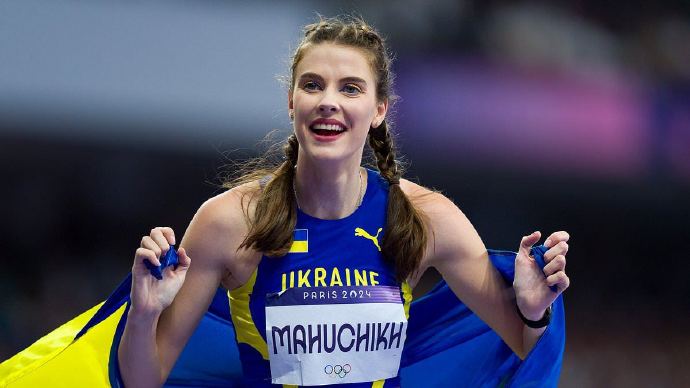 爱游戏官网网页版入口-体育赛场上，女球员们发挥出色实力