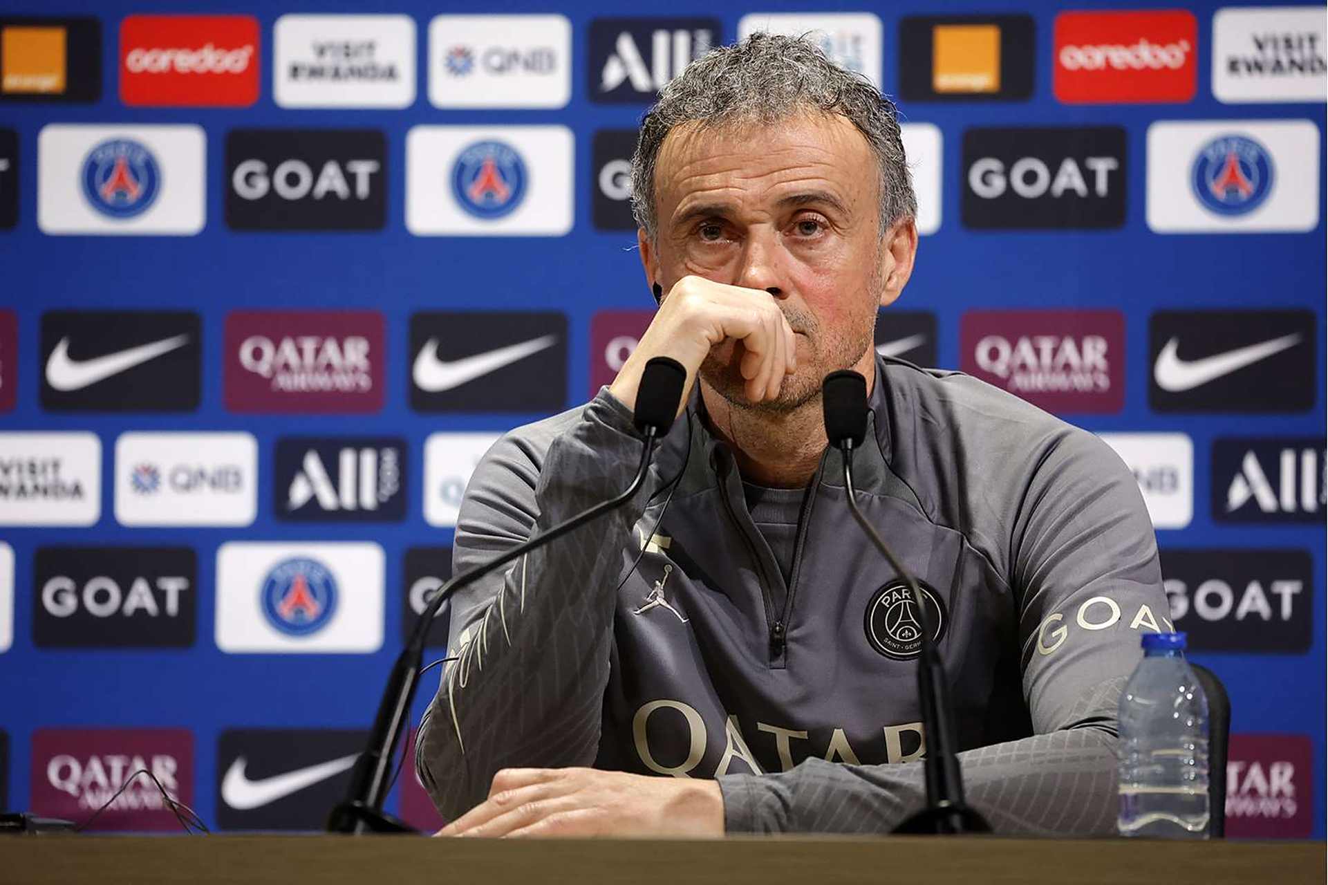 爱游戏体育网站-包含南特在法甲比赛中遭遇失利，排名下滑的词条