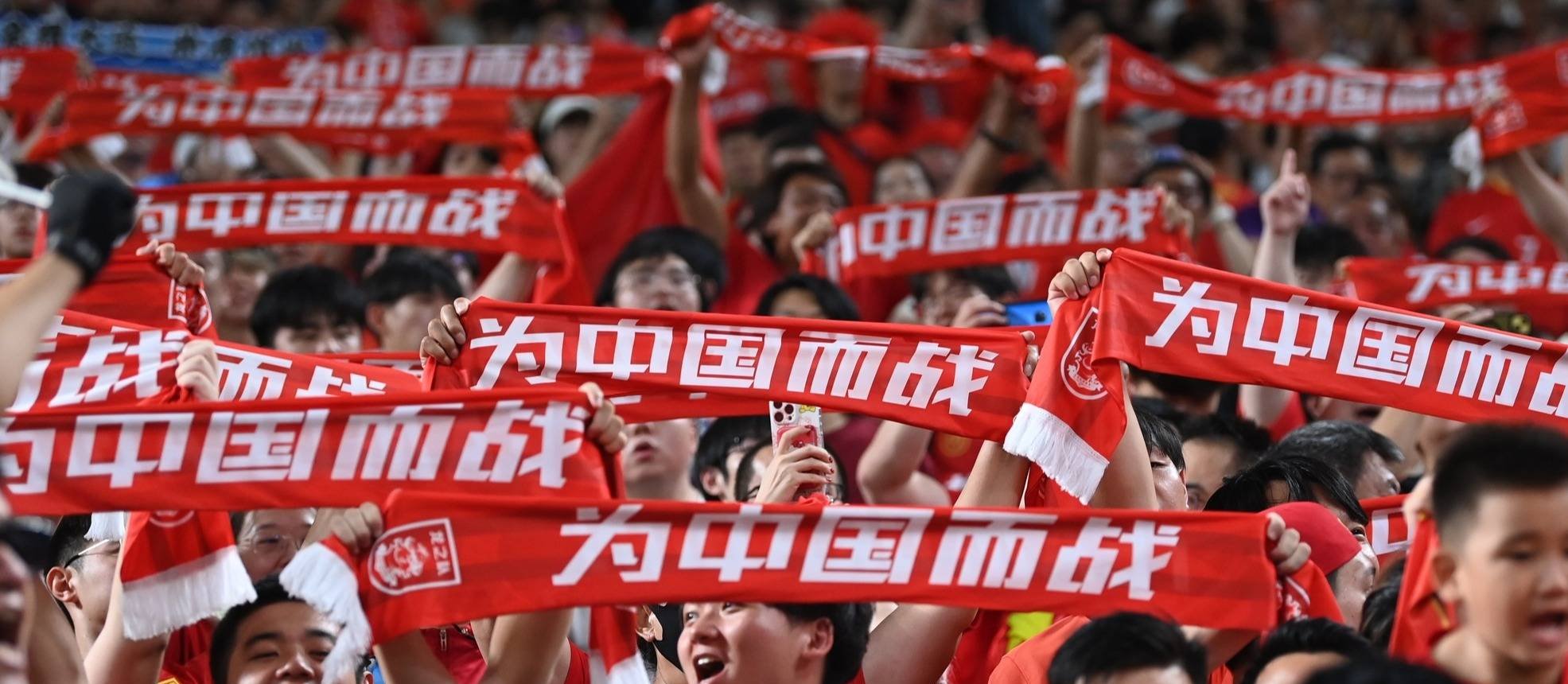 激情比赛中现出真功夫,赢得球迷掌声 激情比赛中现出真功夫,赢得球迷掌声