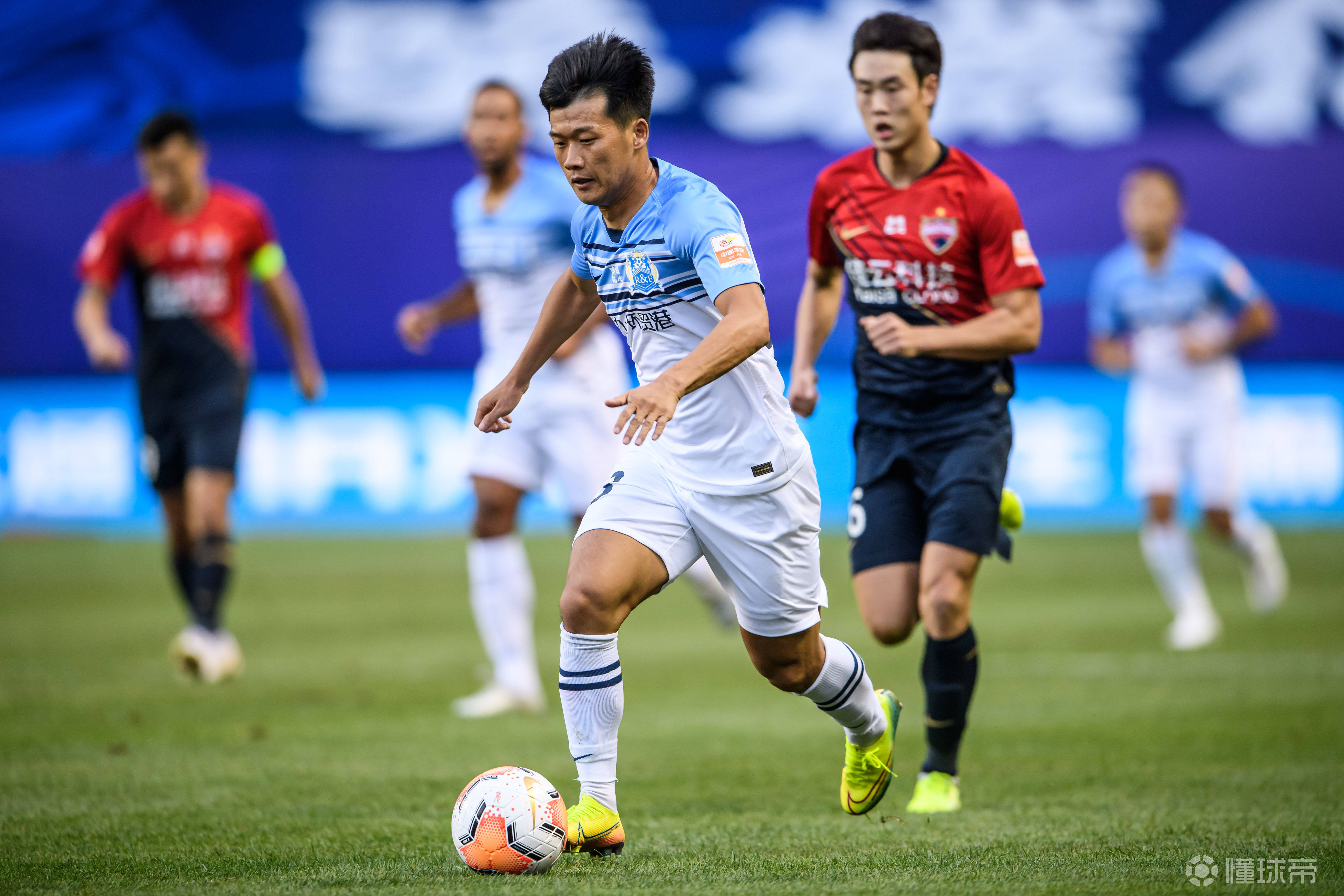 爱游戏官网入口-关于深圳佳兆业主场输给广州富力，积分榜下滑的信息