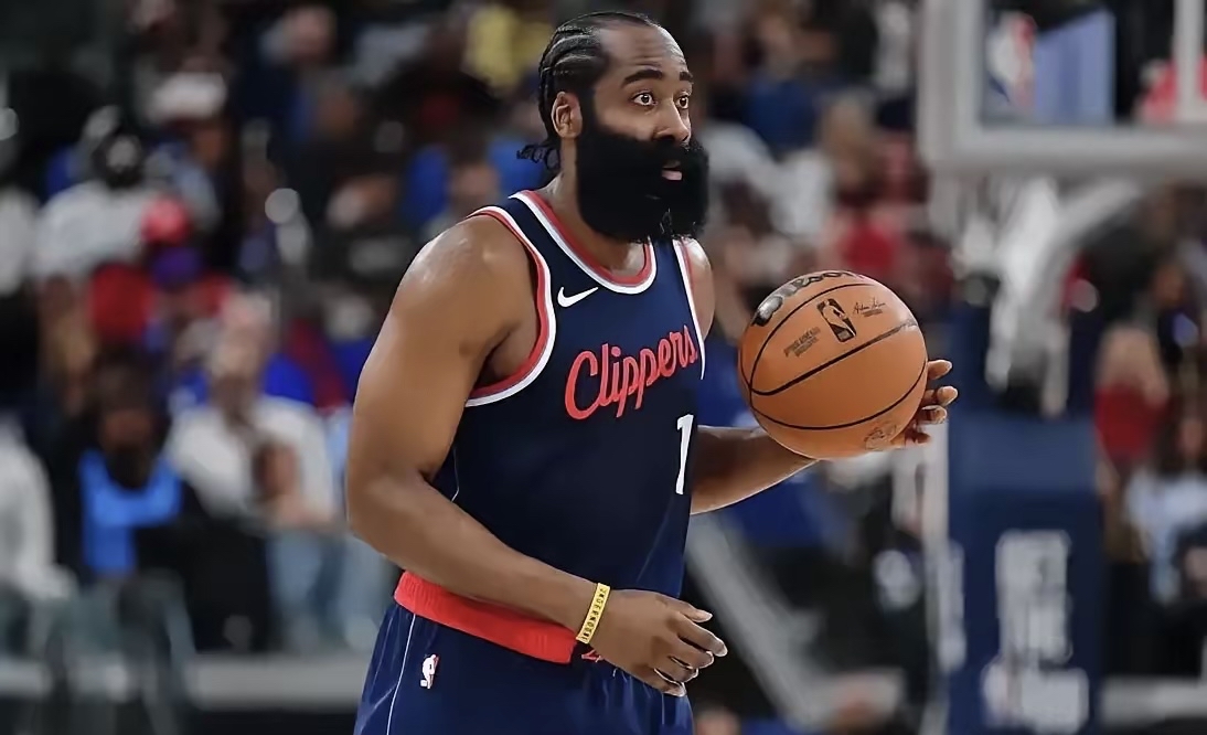 哈登将加盟篮网迎战前队火箭，球迷齐聚现场期待巨星对决的简单介绍