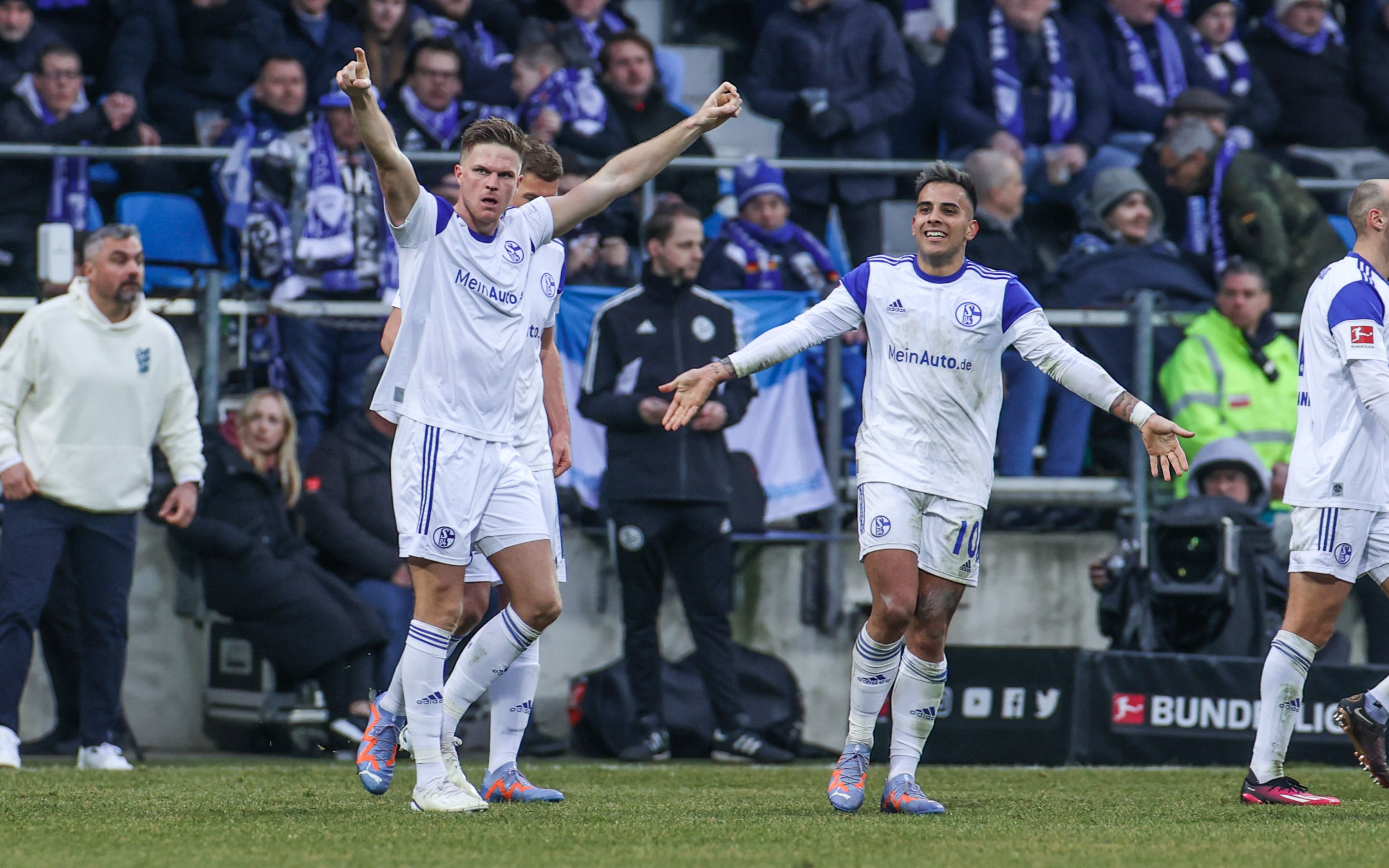 关于沙尔克04全队团结一致,拼搏取胜关键比赛的信息 关于沙尔克04全队团结一致,拼搏取胜关键比赛的信息