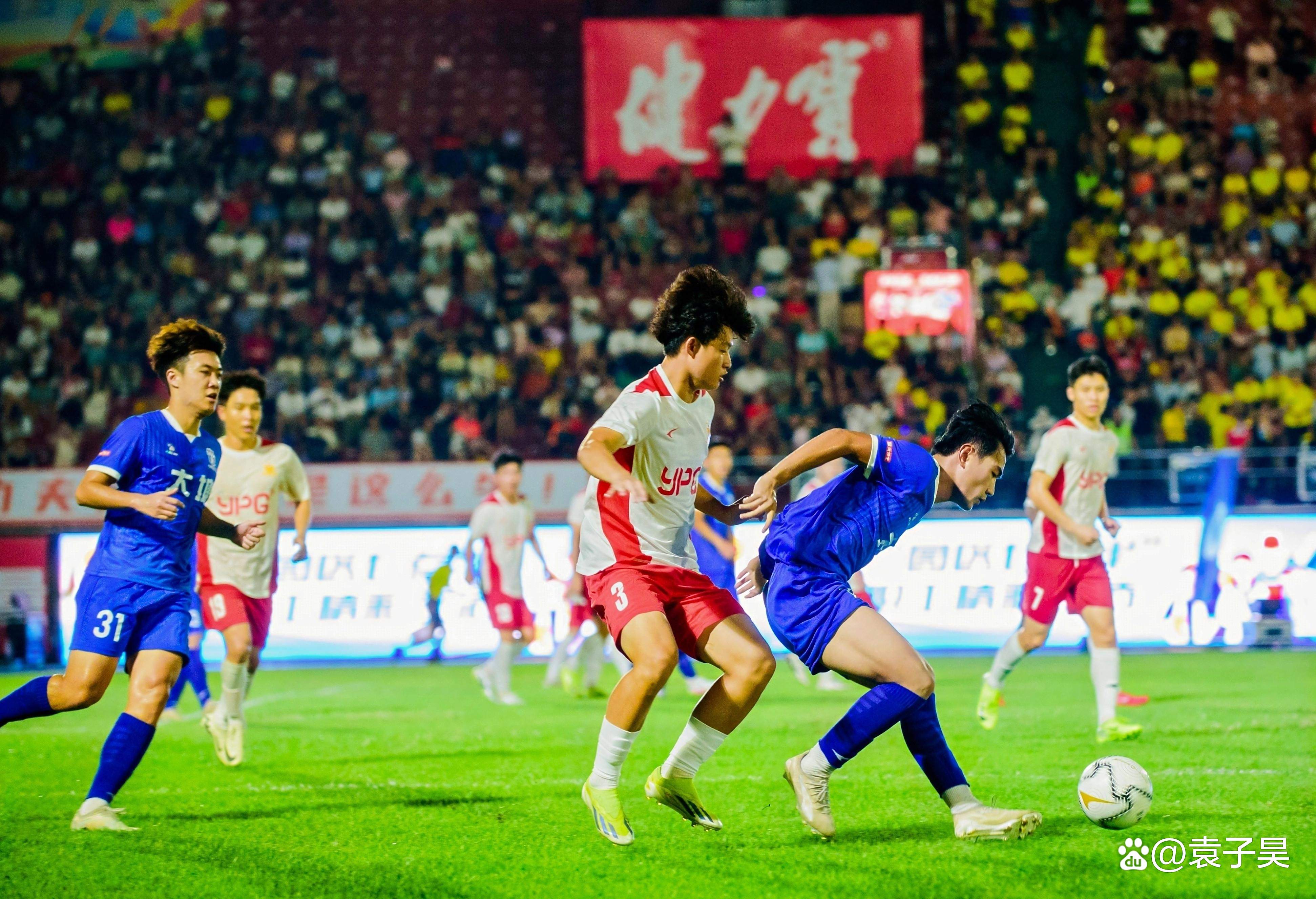 爱游戏亚洲官网-卫冕冠军备战迎接新赛季挑战