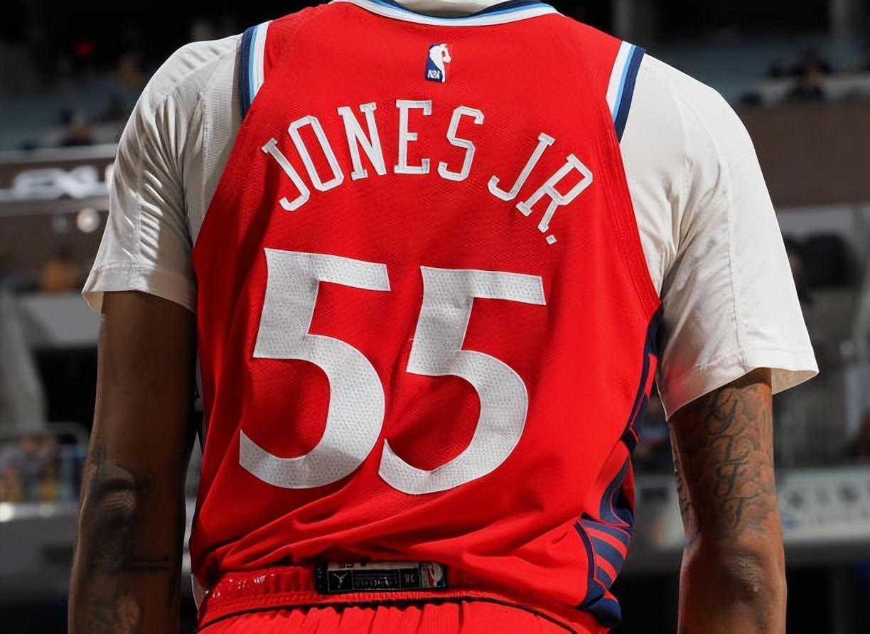 快船客场惨败，近期表现开始出现波动的简单介绍