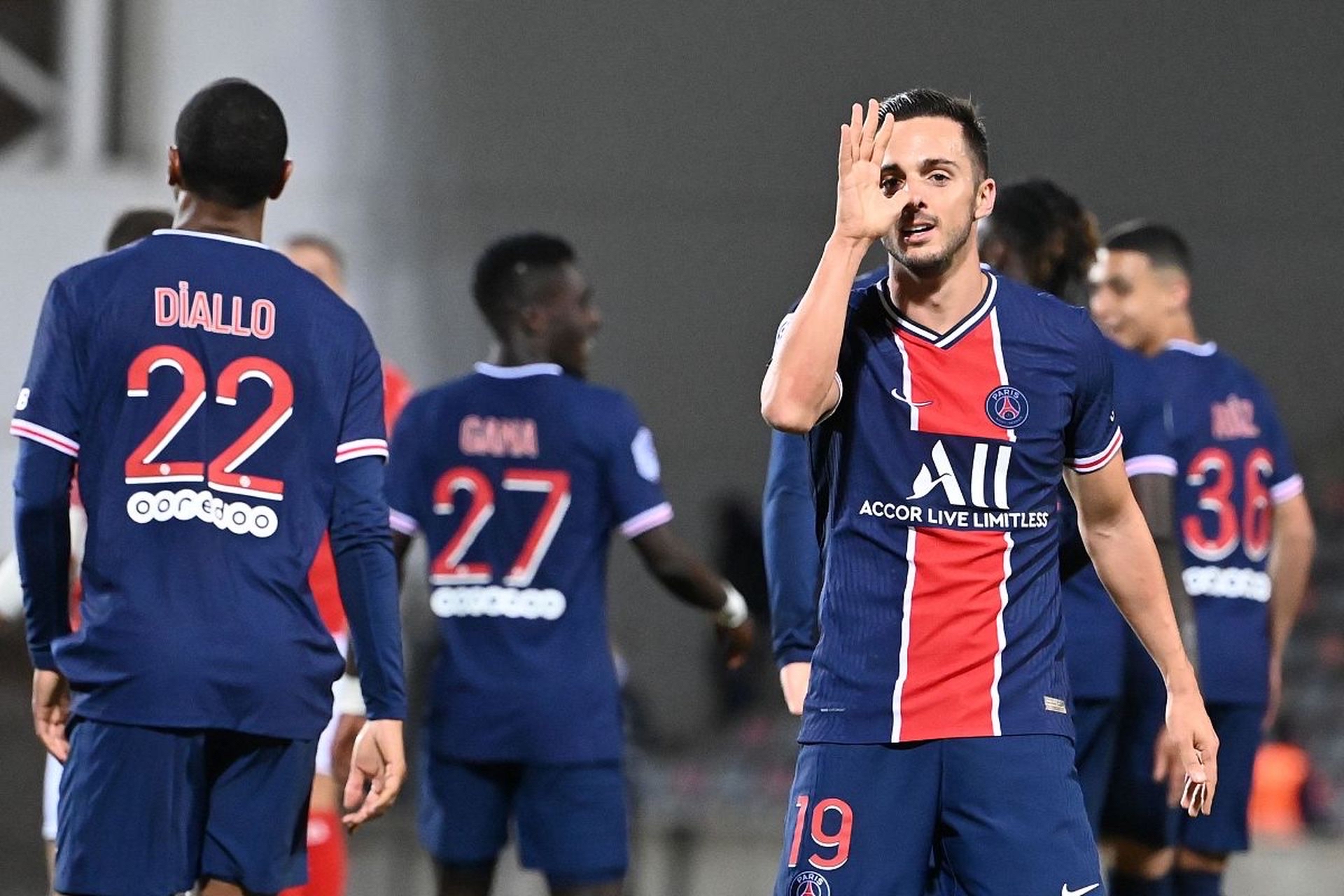 关于尼斯再遭失利，法国球队排名继续下滑的信息