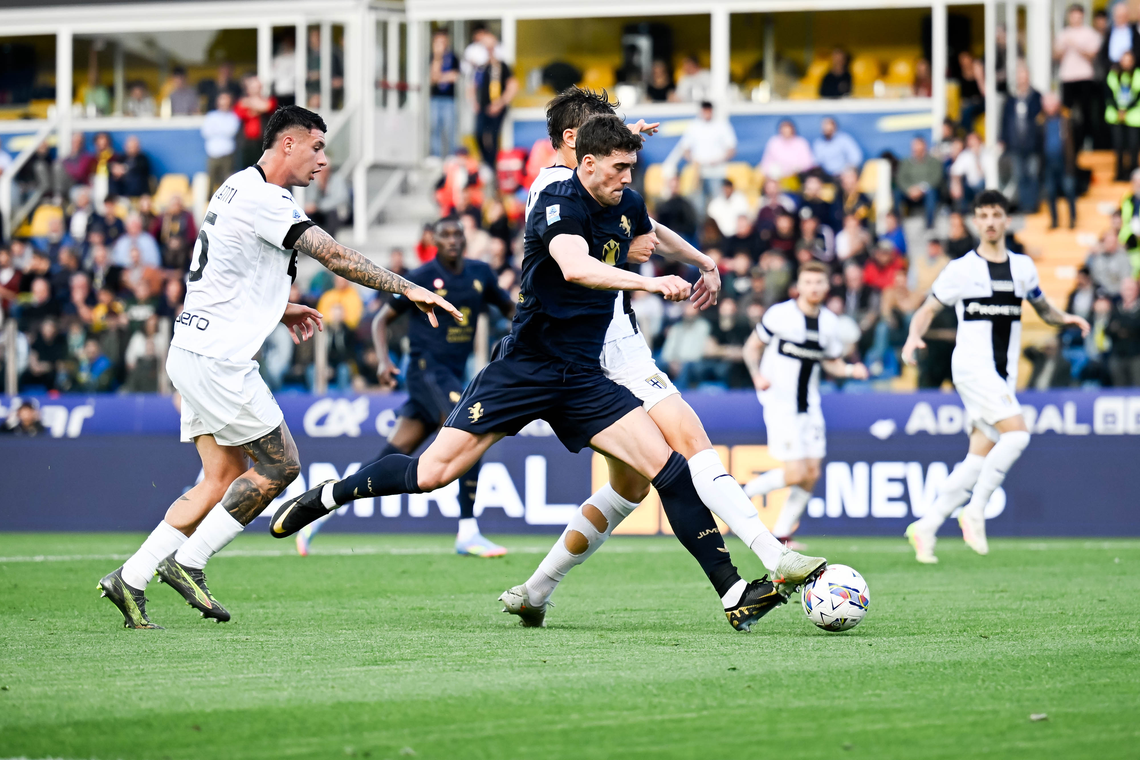 爱游戏入口-意甲新军西帕尔默在比赛中逆袭，实力引人注目