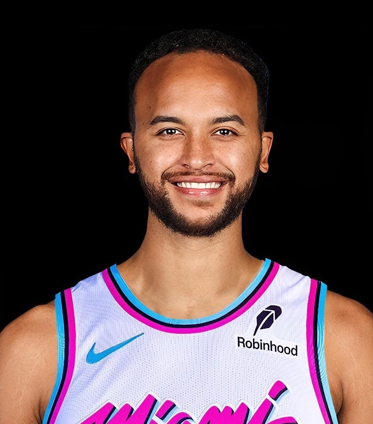 爱游戏官网-篮球巨星近况曝光，私下生活大揭秘